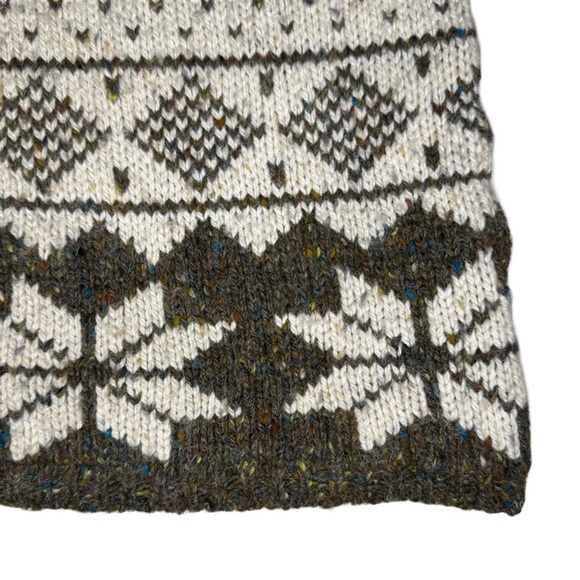 Boundary Waters Nordic Patterned Knit Wool Blend Vest - Picture 2 of 4